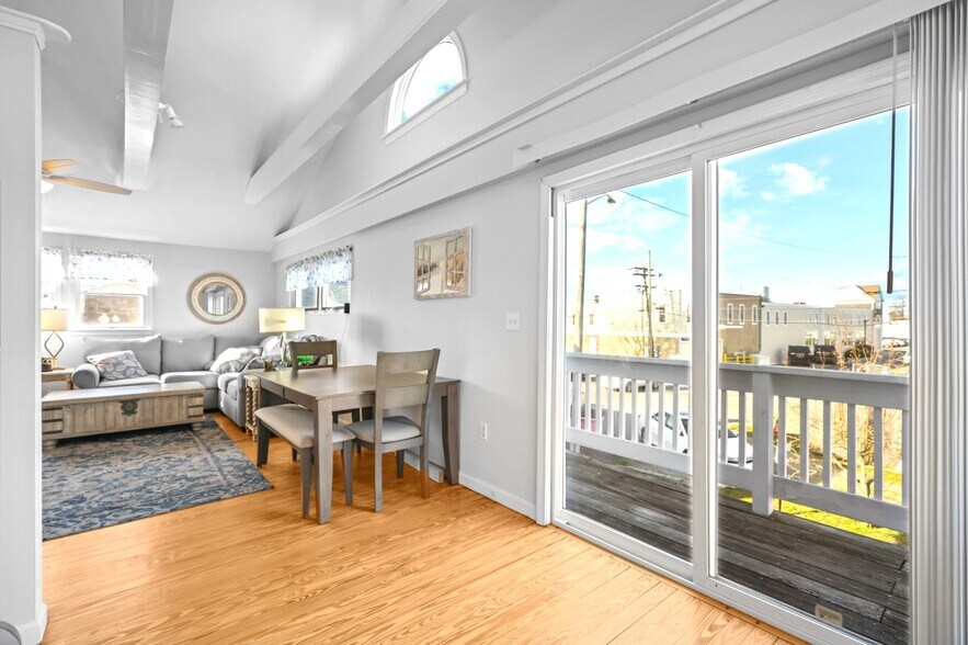More Photos Of 574 Main St, Hyannis Storefront Retail Residential For Sale