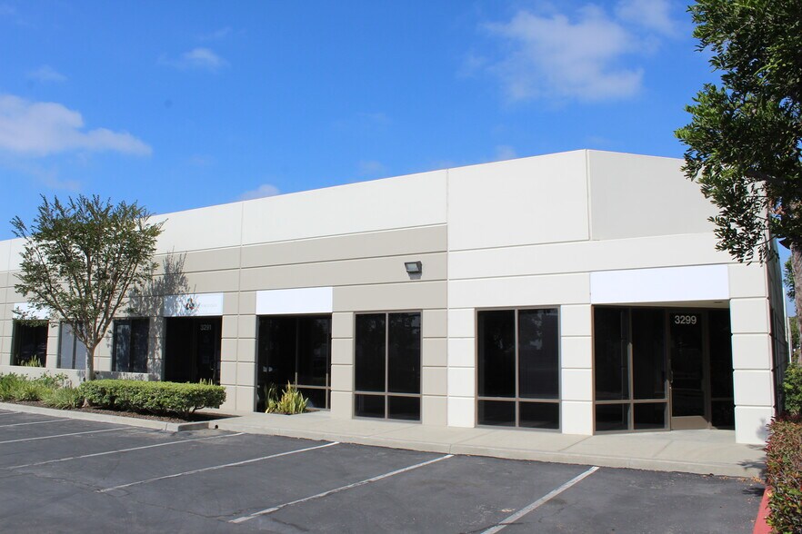 More Photos Of 3283-3299 Walnut Ave, Signal Hill Unknown For Lease