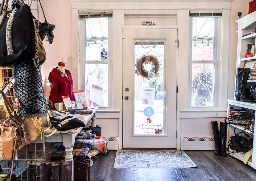 More Photos Of 566-578 23rd St S, Arlington Storefront Retail Office For Sale