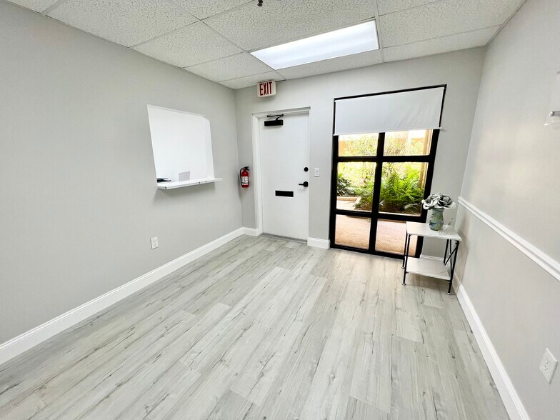More Photos Of 2650 Bahia Vista St, Sarasota Medical For Sale