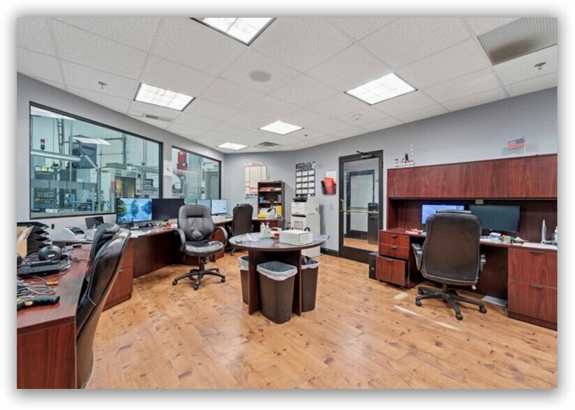 More Photos Of 301-315 Camars Dr, Warminster Township Light Manufacturing For Sale