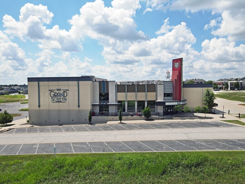 More Photos Of 3241 SW Fascination Dr, Lee's Summit Movie Theatre For Sale