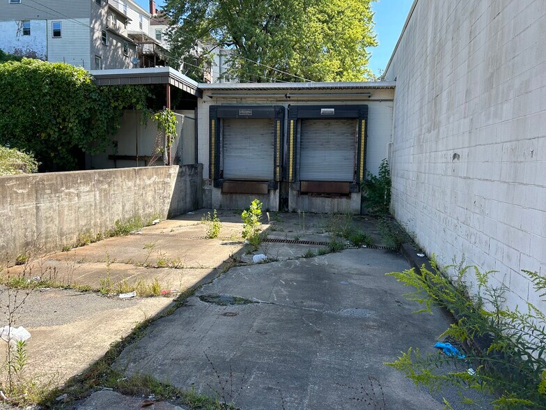 More Photos Of 788 W Pike St, Clarksburg Freestanding For Lease