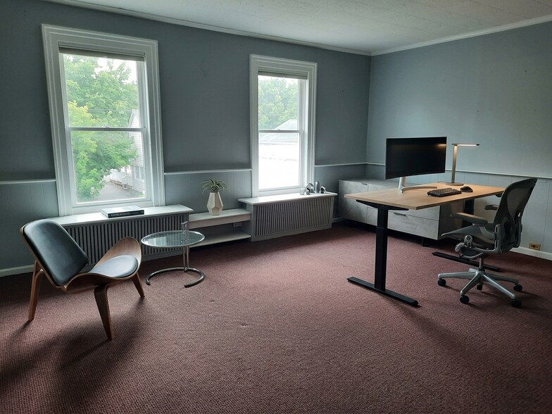 More Photos Of 206 Roanoke Ave, Riverhead Office For Lease