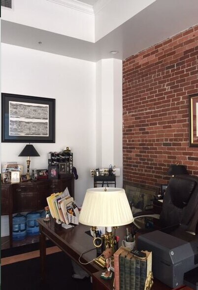 More Photos Of 600-602 Virginia St E, Charleston Office Residential For Sale