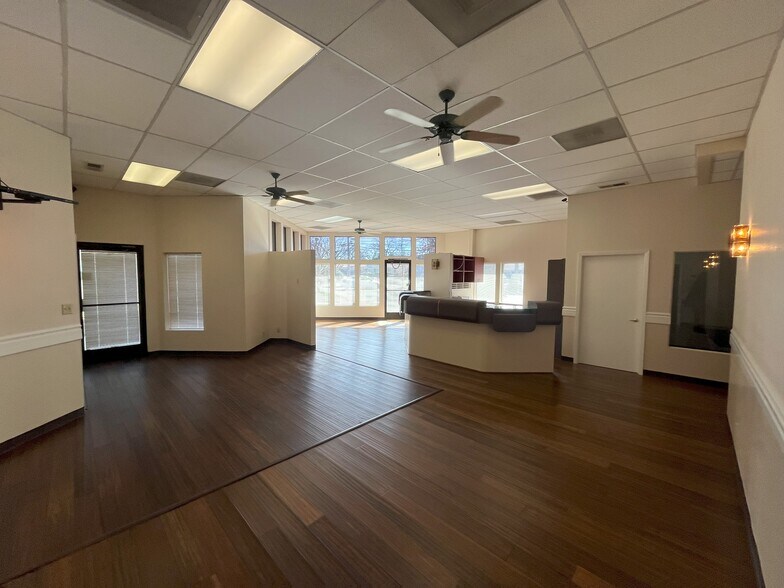 More Photos Of 5909 Stanley Ave, Carmichael Office For Lease