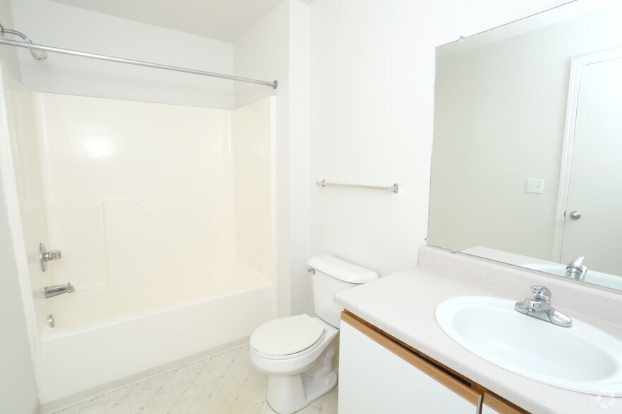 More Photos Of 6101-6103 Eagle Ridge Ln, Flint Apartments For Sale