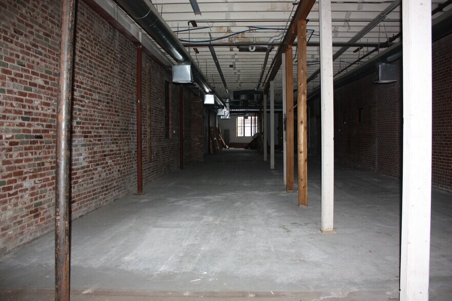 More Photos Of 1735 NW 5th St, Oklahoma City Warehouse For Sale