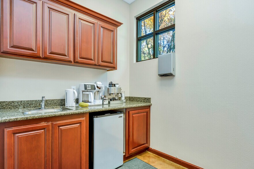 More Photos Of 810 Denbeste Ct, Suite 105, Windsor Coworking Space