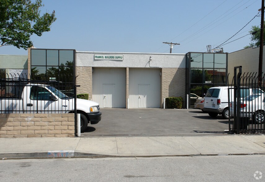 Primary Photo Of 16115 Valerio St, Van Nuys Warehouse For Lease