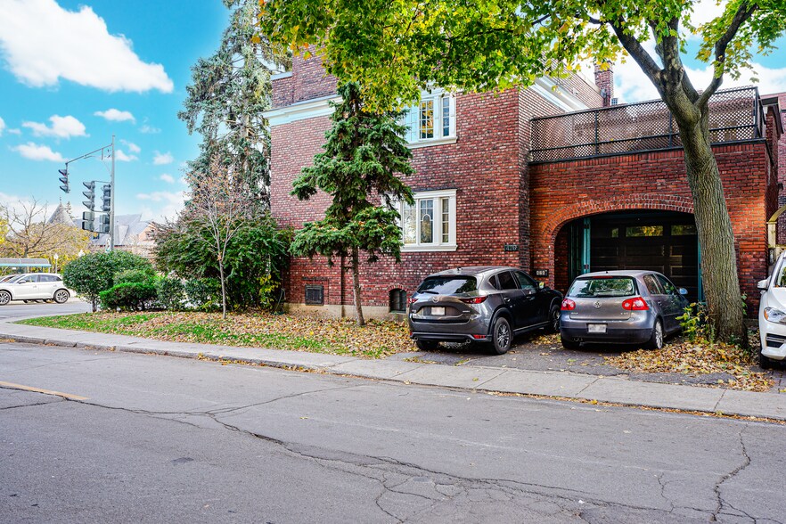 More Photos Of 4565 Rue Sherbrooke O, Westmount Office For Lease