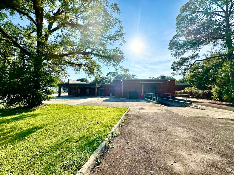 More Photos Of 201 N Troup St, Valdosta Office For Sale