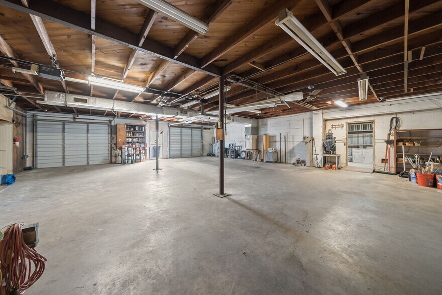 More Photos Of 2135 E 5th St, Panama City Auto Repair For Sale