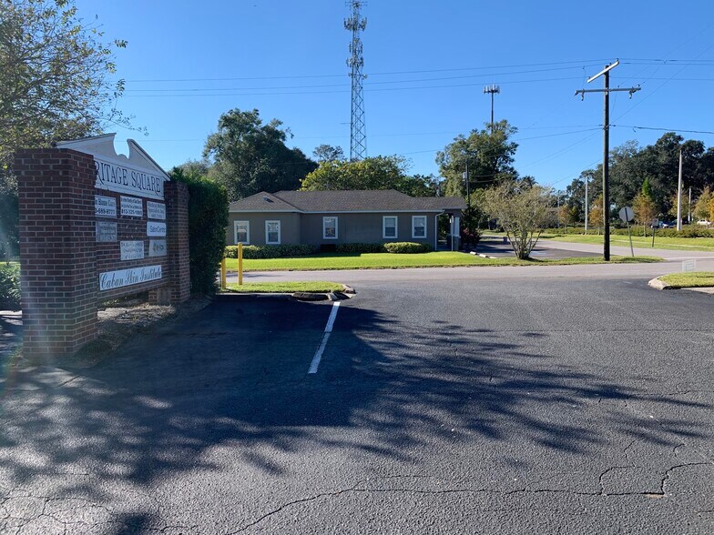 More Photos Of 110 Lithia Pinecrest Rd S, Brandon Office For Lease