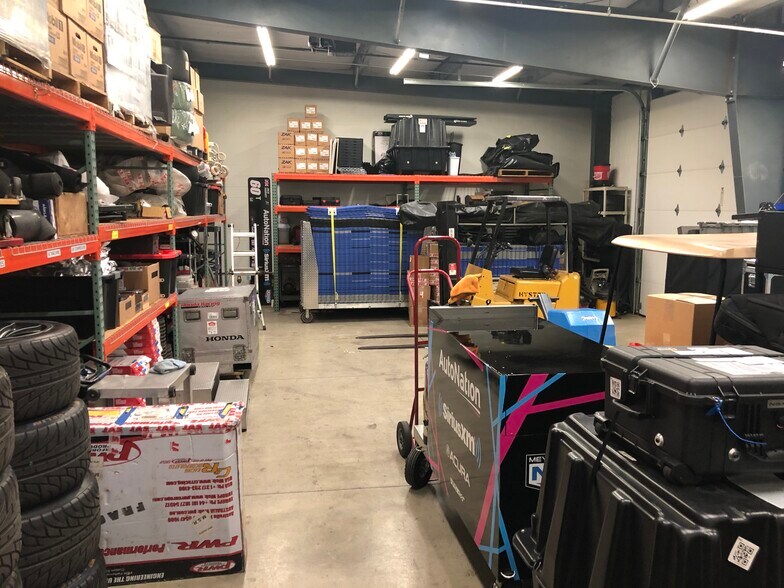 More Photos Of 114 Venture Dr, Pataskala Warehouse For Lease
