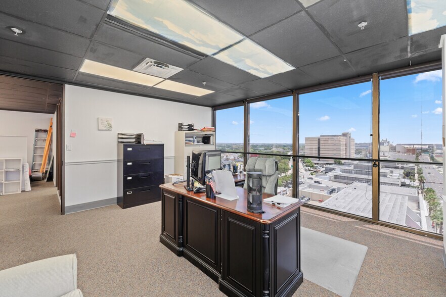 More Photos Of 233 E Bay St, Jacksonville Office For Sale
