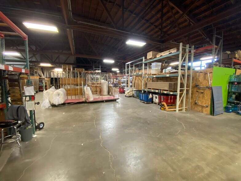 More Photos Of 2001 NW York St, Portland Industrial For Lease
