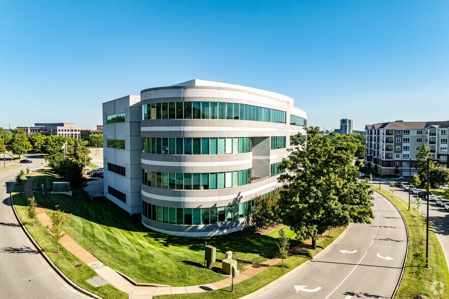 More Photos Of 10 Burton Hills Blvd, Nashville Office For Lease