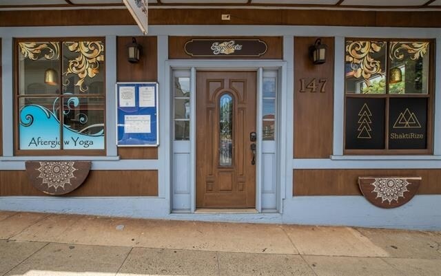 More Photos Of 145 N Market St, Wailuku Storefront Retail Residential For Lease