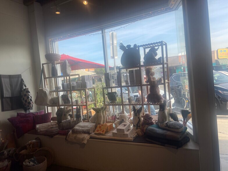 More Photos Of 3191 Glendale Blvd, Los Angeles Storefront For Lease