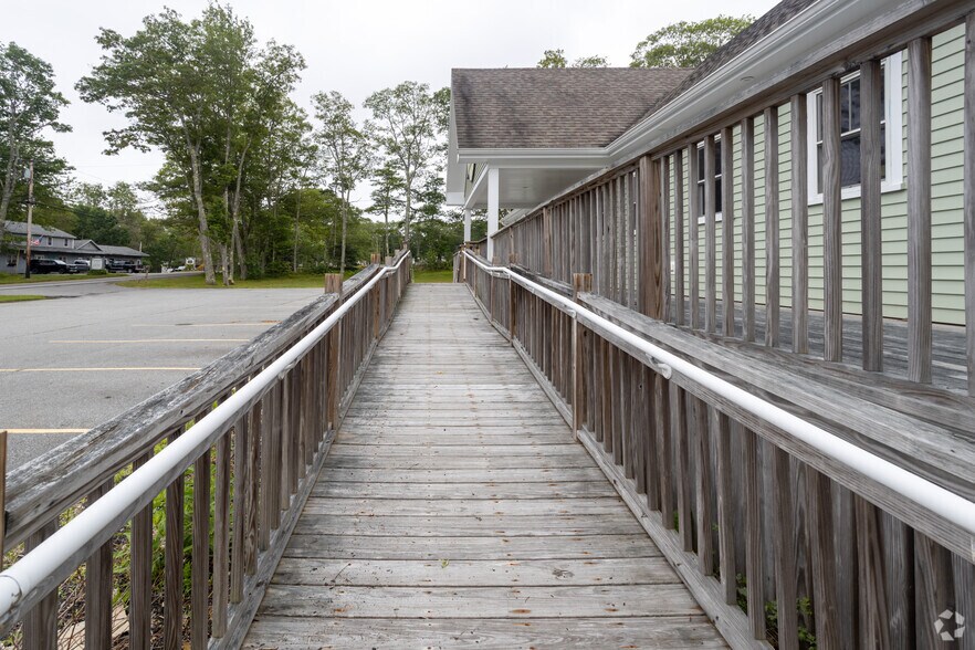 More Photos Of 2477 Bristol Rd, New Harbor Restaurant For Sale