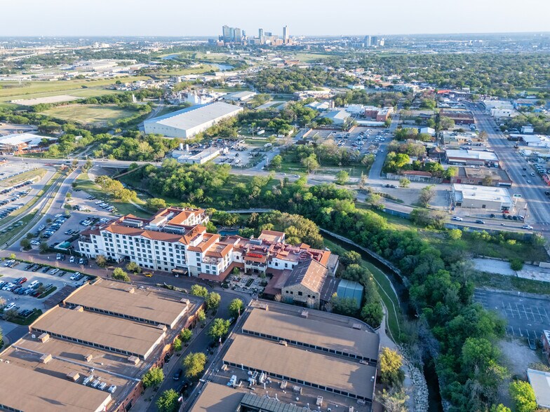 More Photos Of 319 NE 23rd St, Fort Worth Land For Sale