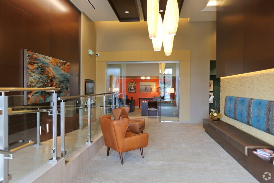 More Photos Of 324 Central Way, Kirkland Apartments For Lease