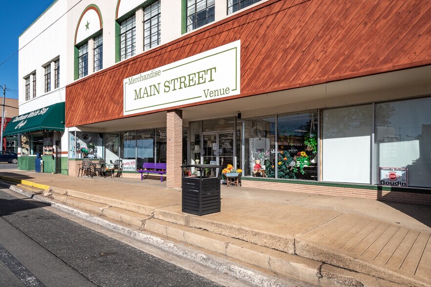 More Photos Of 318 N Washington Ave, Livingston General Retail For Sale