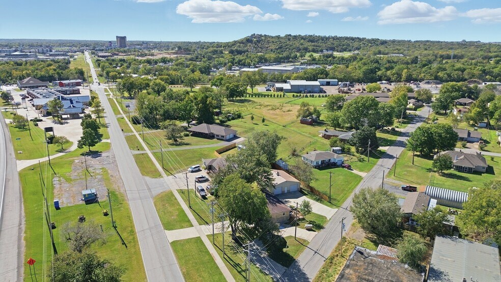 More Photos Of 601 S Cherokee St, Catoosa Office For Sale