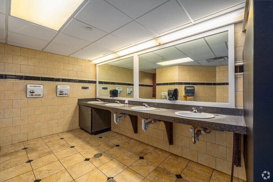 More Photos Of 754 Gravois Bluffs Blvd, Fenton Movie Theatre For Sale