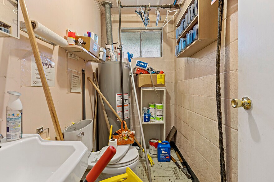 More Photos Of 321 N 4th St, Youngwood Freestanding For Sale