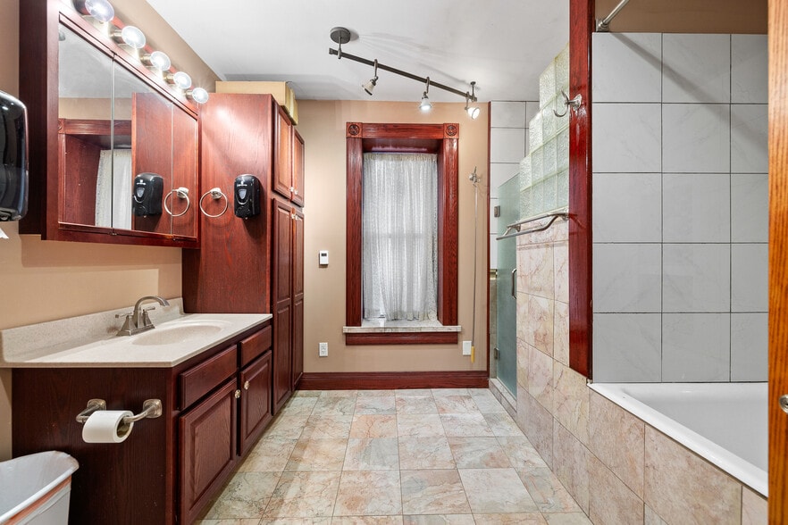 More Photos Of 509 N River St, Hot Springs Restaurant For Sale