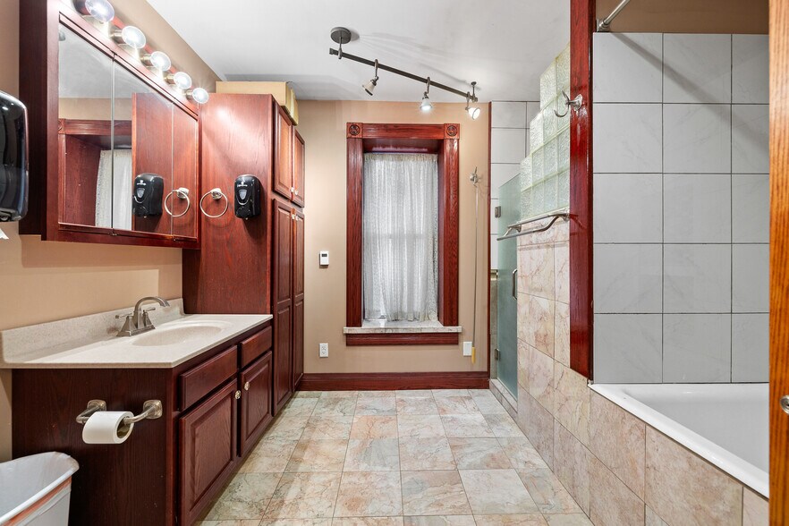 More Photos Of 509 N River St, Hot Springs Restaurant For Sale