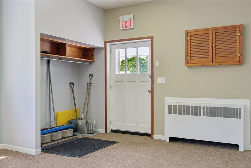 More Photos Of 21 Ann St, Brock Office For Sale