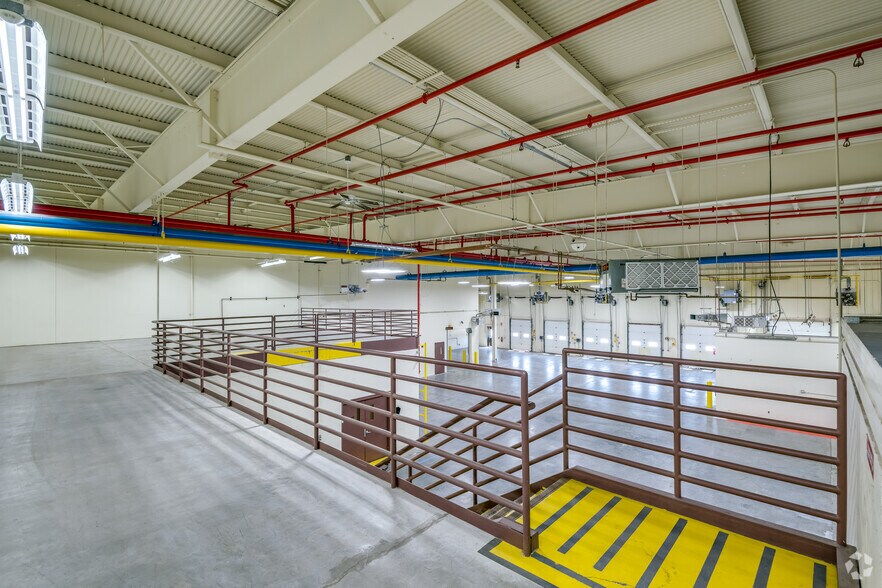 More Photos Of 1555 Glory Rd, Green Bay Manufacturing For Lease