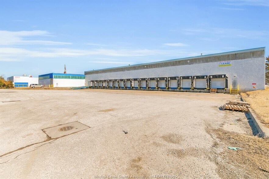 Primary Photo Of 3324 Marentette Av, Windsor Warehouse For Lease