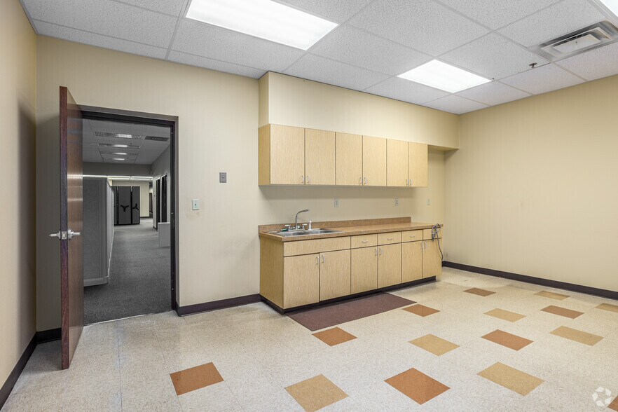 More Photos Of Westgate Center, Woodward Freestanding For Sale