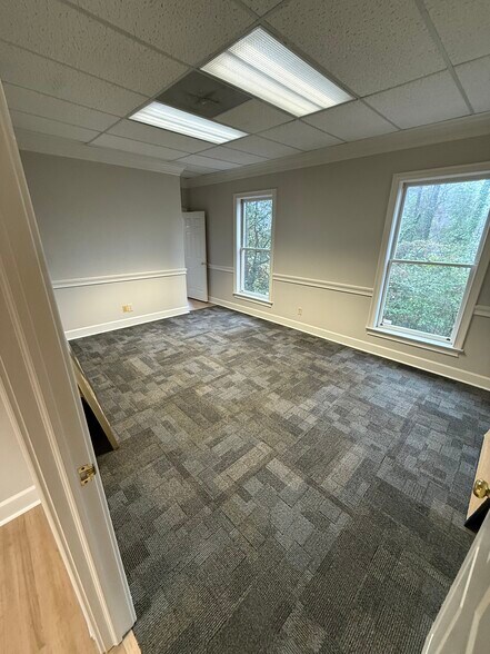 More Photos Of 6111 Peachtree Dunwoody Rd NE, Atlanta Office Residential For Sale