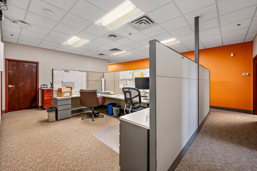 More Photos Of 1481 81st Ave NE, Spring Lake Park Office For Sale