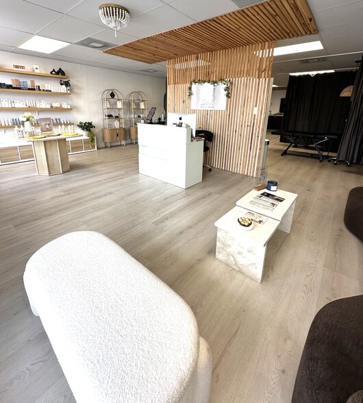 More Photos Of 9705 S Dixie Hwy, Pinecrest Office For Lease