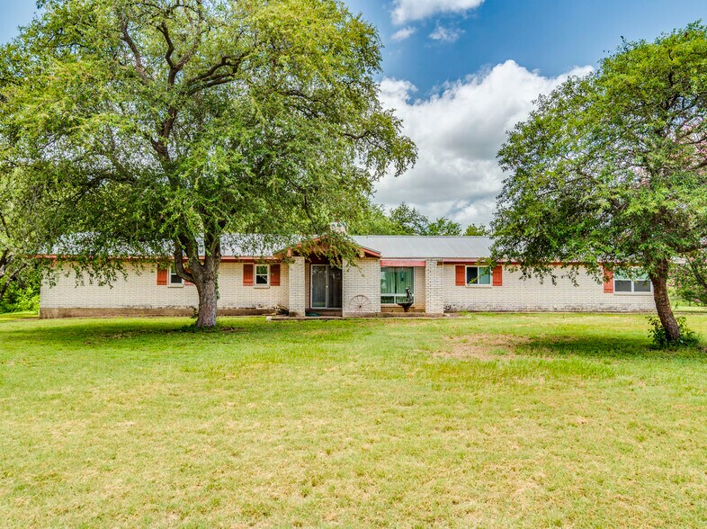 More Photos Of 12900 Lowden Ln, Manchaca Flex For Sale