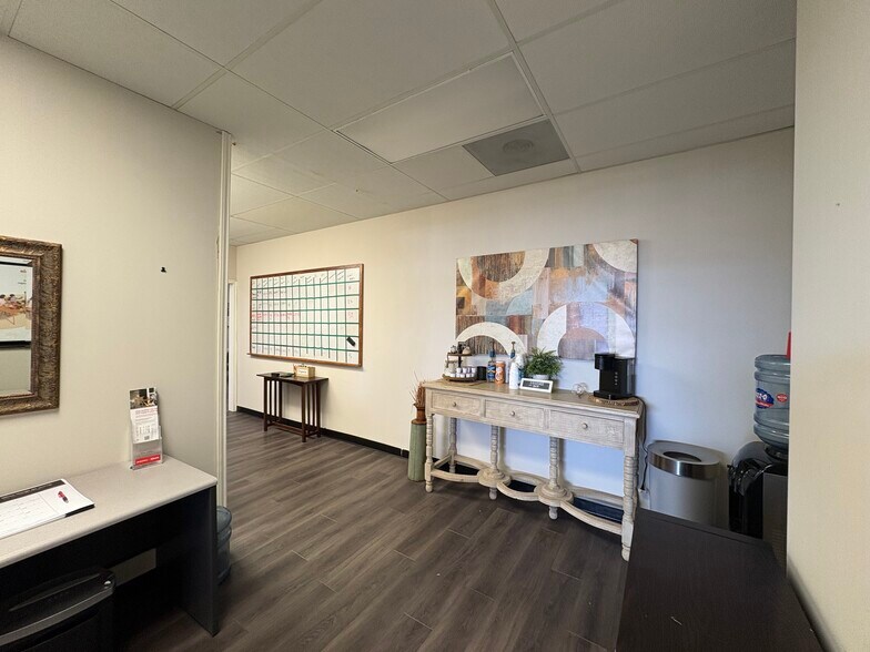 More Photos Of 1660 E 71st St, Tulsa Unknown For Lease