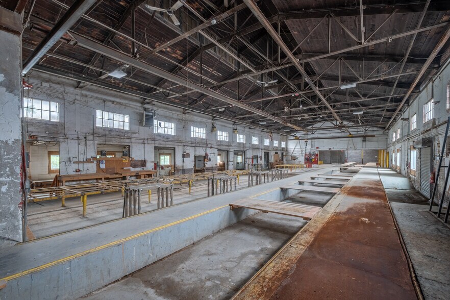 More Photos Of 1910 N Old Trl, Selinsgrove Manufacturing For Sale