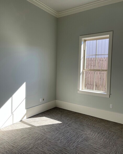 More Photos Of W E Heck, Baton Rouge Office For Lease