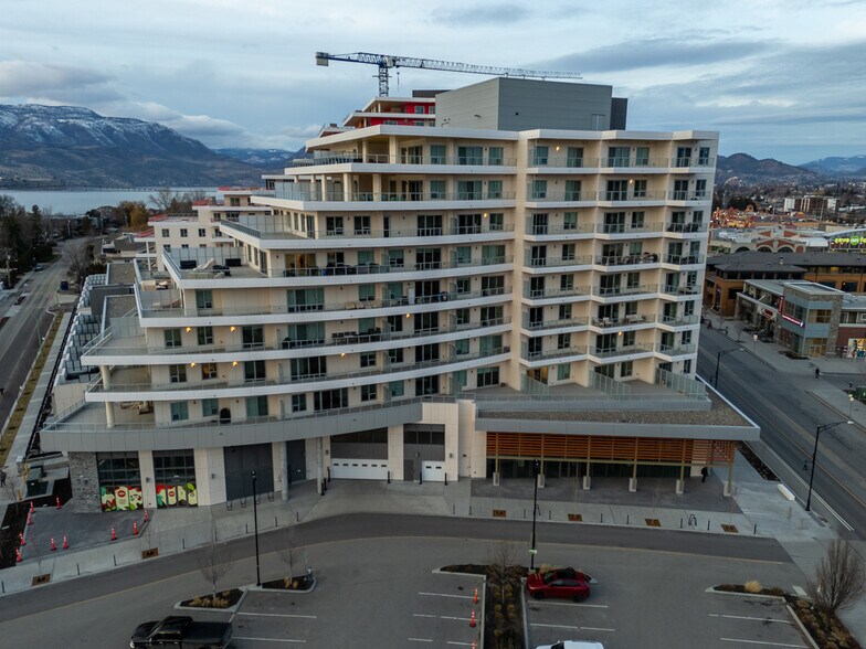 More Photos Of 3300 - 3340 Lakeshore rd, Kelowna Apartments For Lease