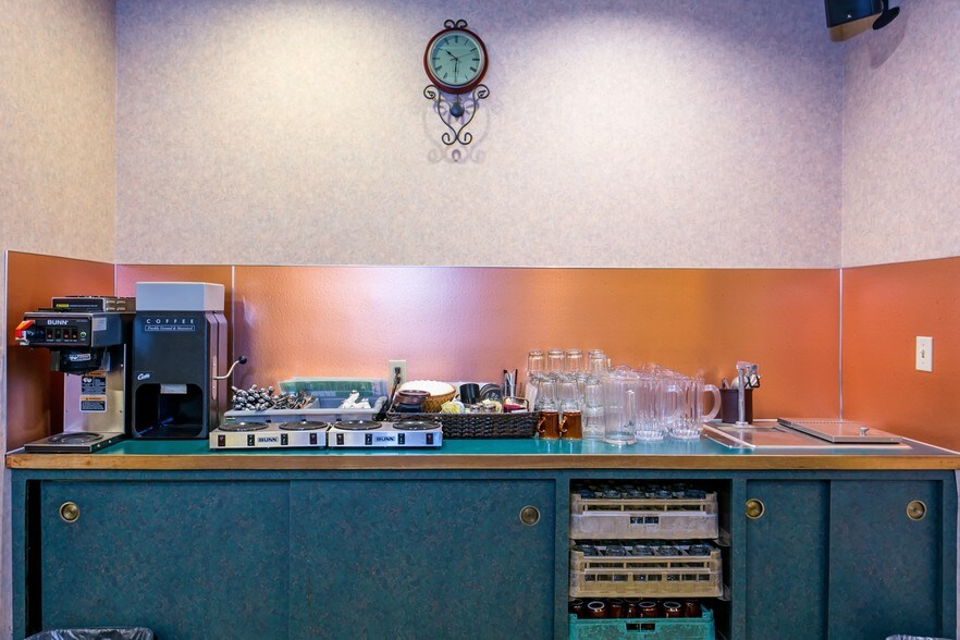 More Photos Of 710 S Columbia Ave, Connell Restaurant For Sale