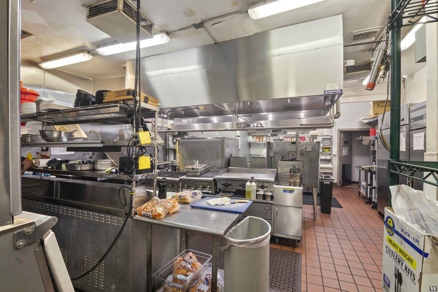 More Photos Of 3387 Motor Ave, Los Angeles Restaurant For Lease