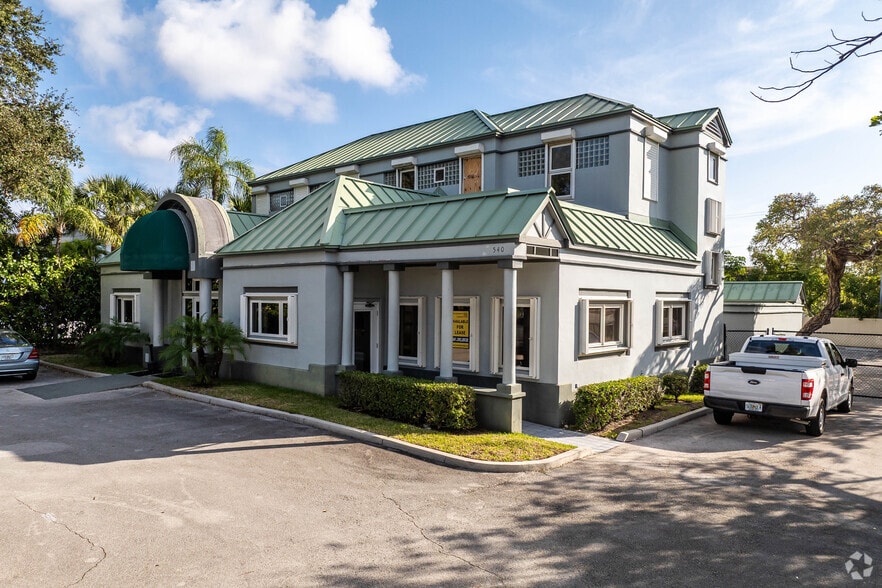 More Photos Of 540 S Federal Hwy, Deerfield Beach Freestanding For Lease