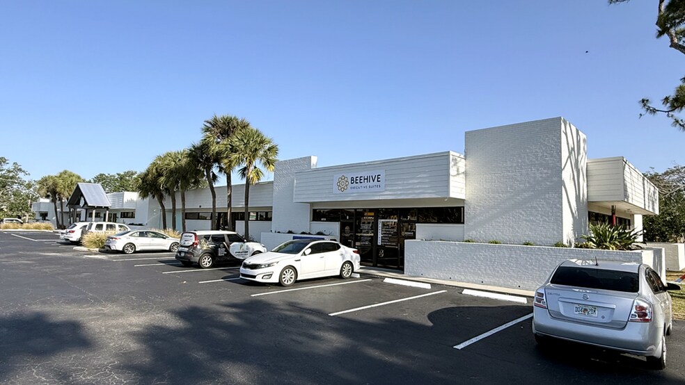 More Photos Of 3801 Bee Ridge Rd, Sarasota Storefront For Sale