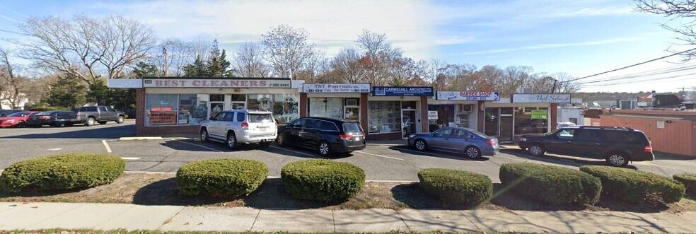 More Photos Of , Nesconset General Retail For Sale